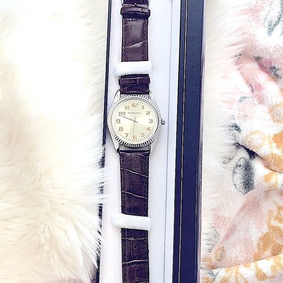 New»Stylish-Clean Men’s Sliver+Gold Classic Brown Leather Watch Band By Ensemble - Picture 2 of 16